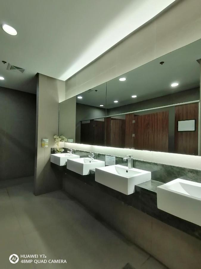 The Beacon Makati Staycation Suites Manilla Buitenkant foto